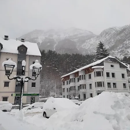 Collarada Avairent Estacion * Canfranc