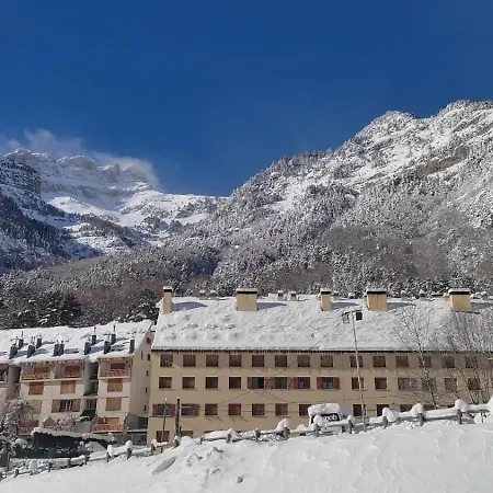 Collarada Avairent Estacion * Canfranc