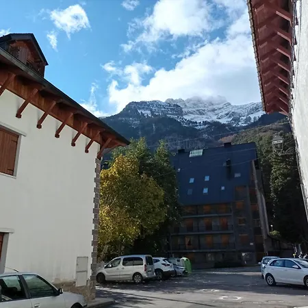 Apartment Collarada Avairent Estacion *